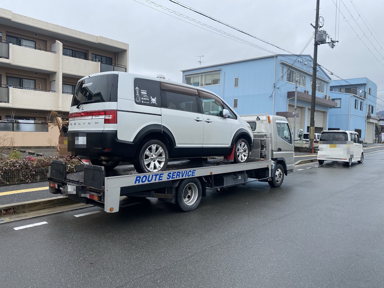 故障車両レッカー搬送　積載車　　